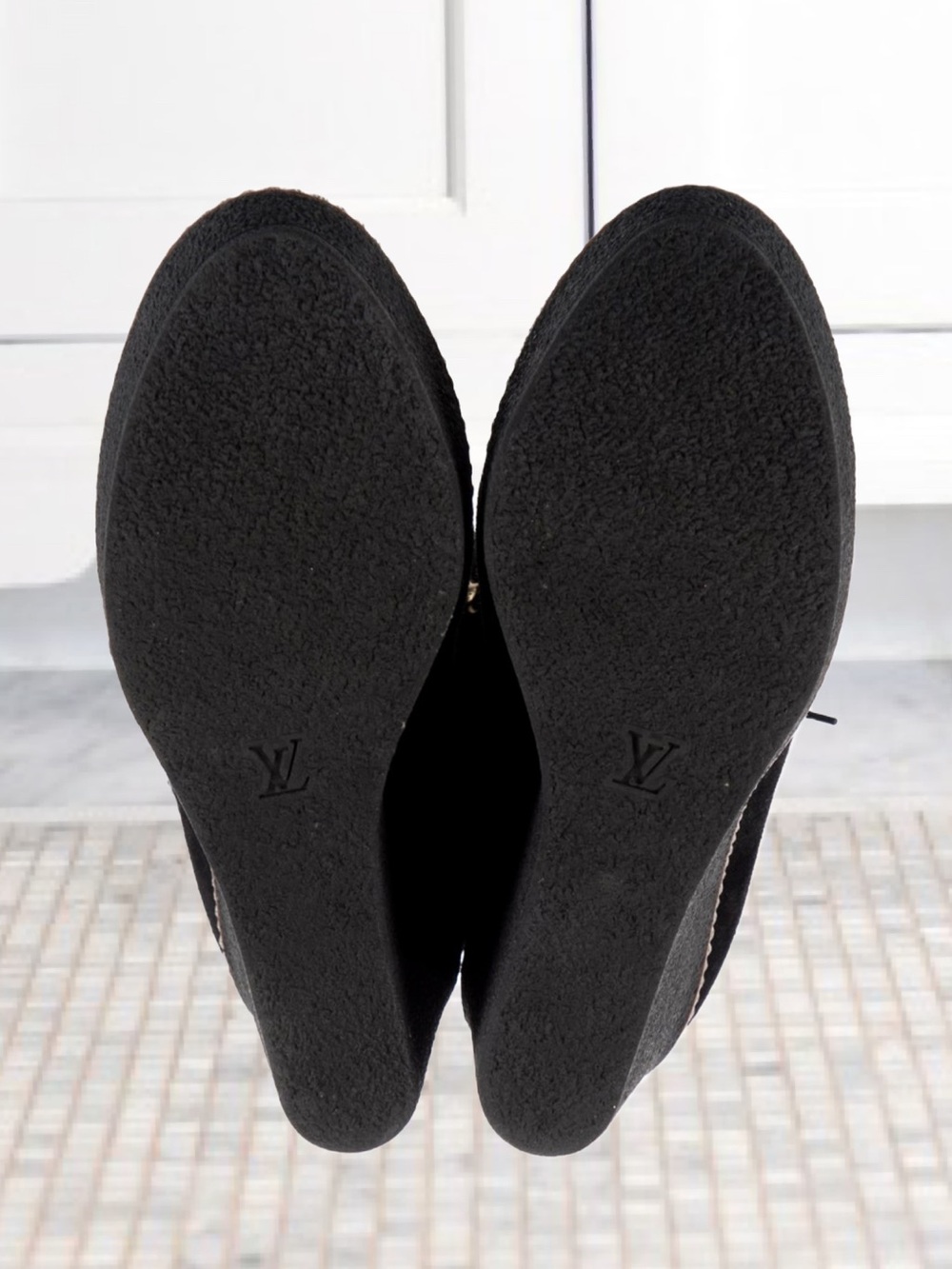 AUTHENTIC LOUIS VUITTON WEDGES - Picture 7 of 11